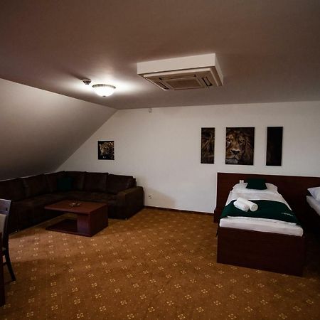 Penzion Polovnik Moldava nad Bodvou Exterior foto